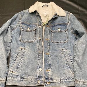 🅽🅴🆆  H&M: Mens XS jean jacket with white fur